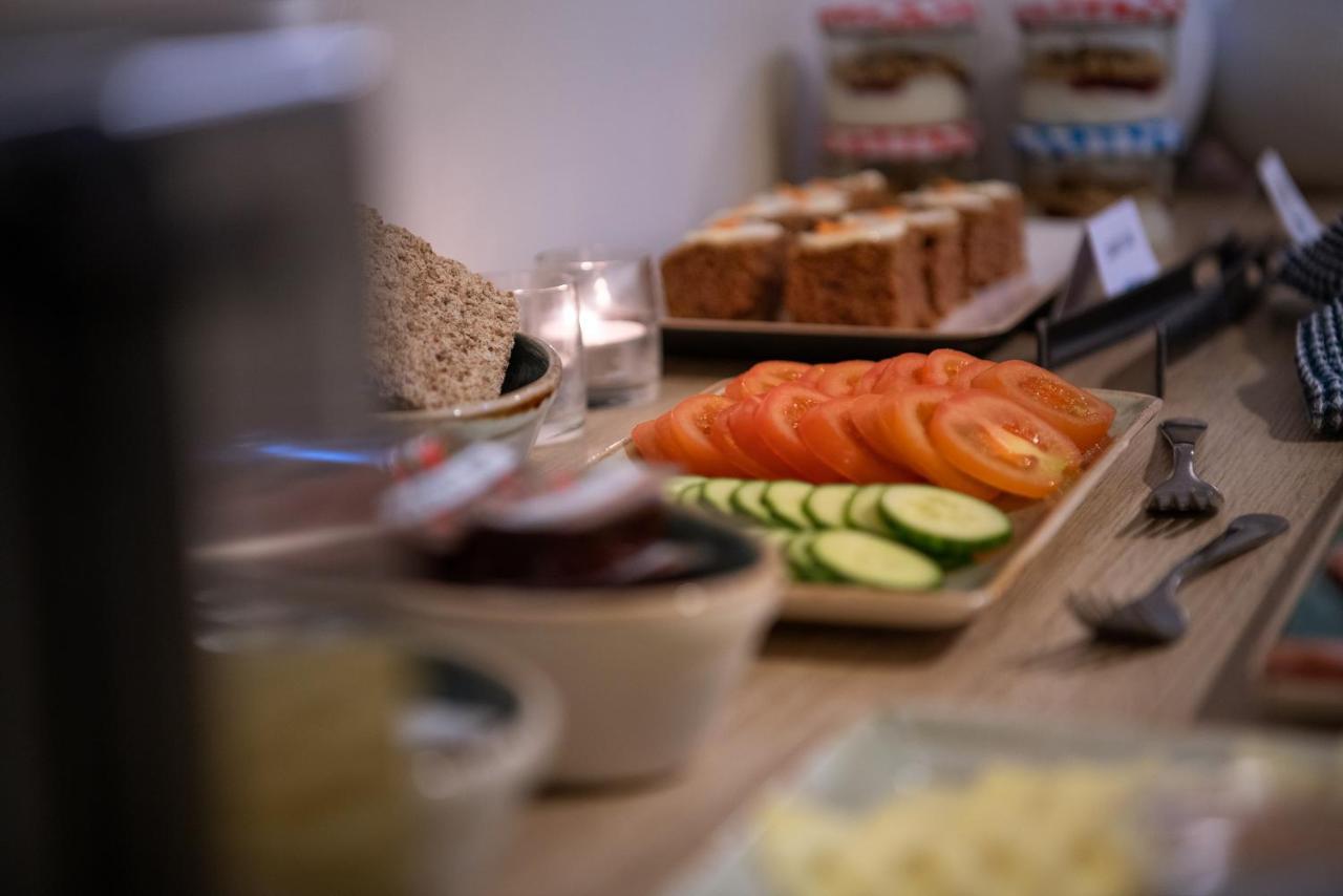 Bed and Breakfast Milk Factory Хофн Экстерьер фото